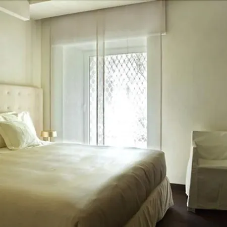 House Hotel 4*