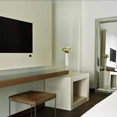House Hotel