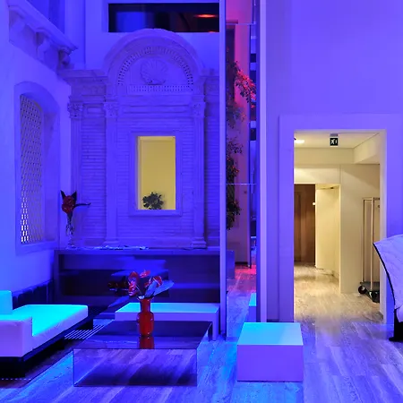House Hotel